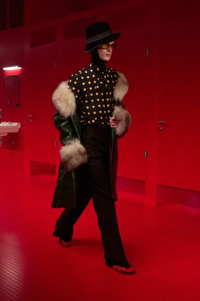 Look 75